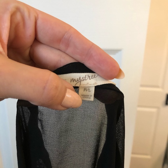 Black blouse with lace sleeves - Picture 4 of 4